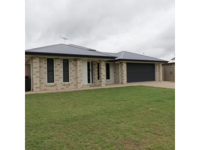 146 Opal Street, Emerald QLD 4720