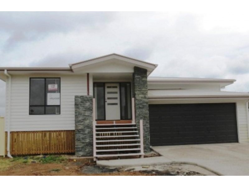 12 Ivers Place, Emerald QLD 4720