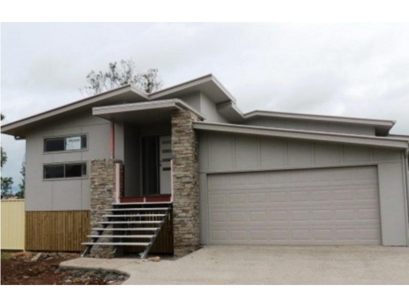 16 Ivers Place, Emerald QLD 4720