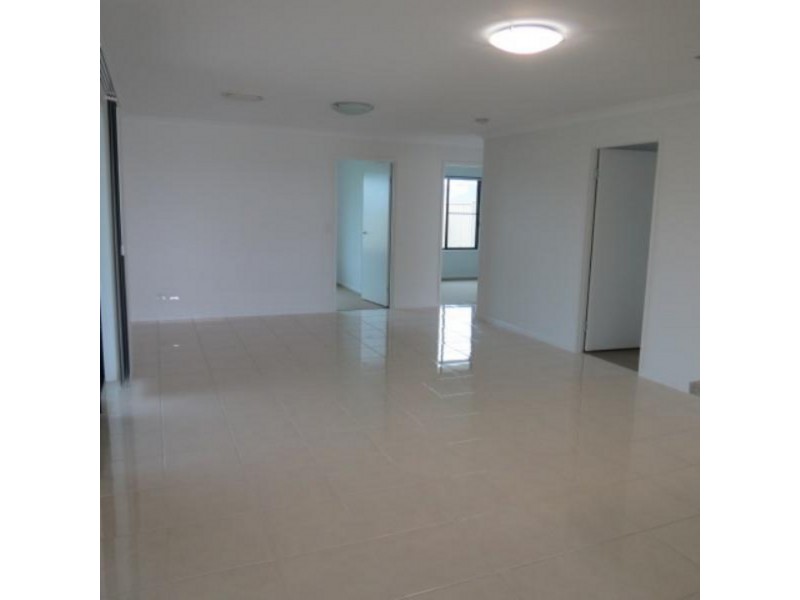 3 Sewell Street, Emerald QLD 4720