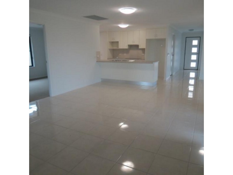 3 Sewell Street, Emerald QLD 4720