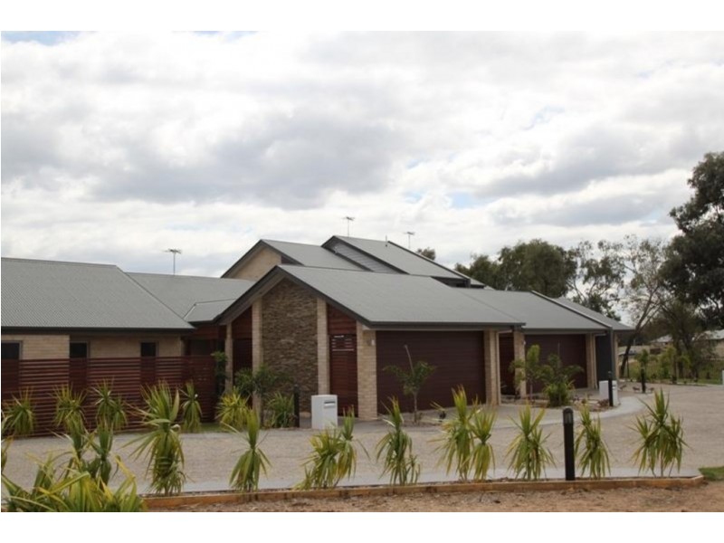 Villa 1 Mooney Crescent (The Vybe), Emerald QLD 4720