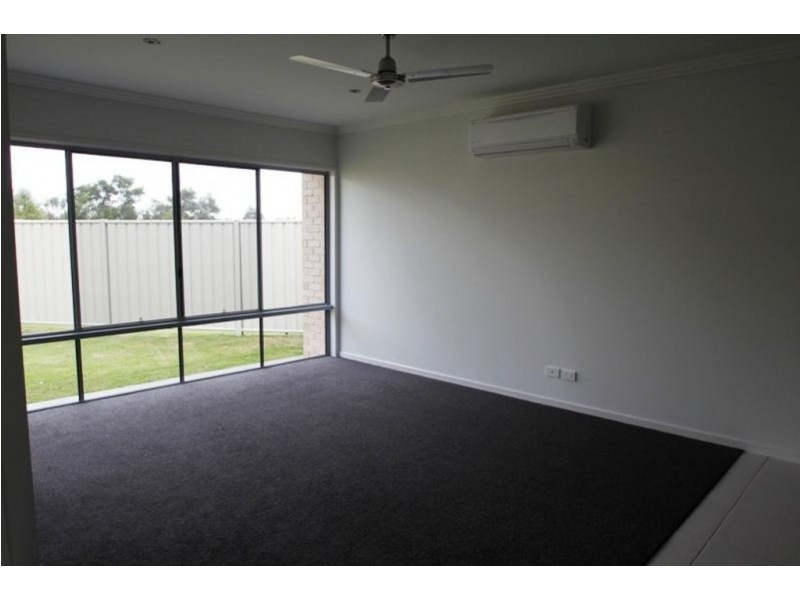 Villa 1 Mooney Crescent (The Vybe), Emerald QLD 4720