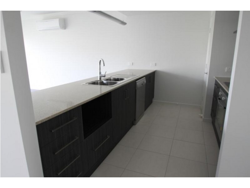 Villa 1 Mooney Crescent (The Vybe), Emerald QLD 4720