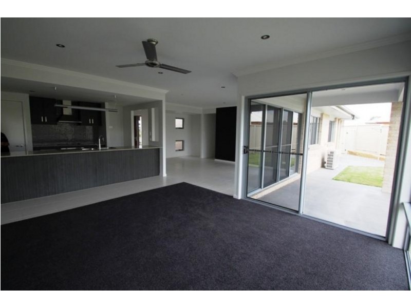 Villa 1 Mooney Crescent (The Vybe), Emerald QLD 4720