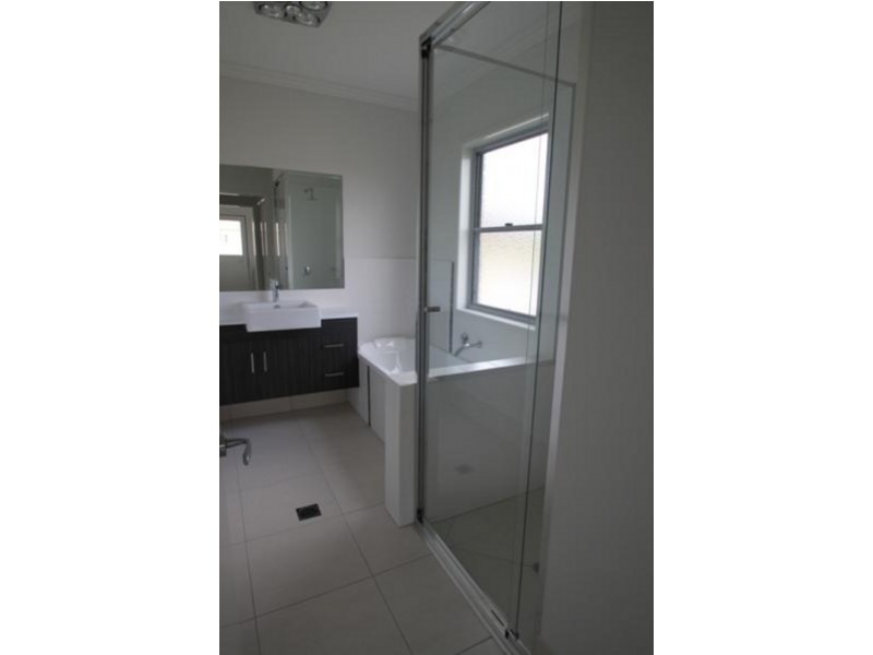 Villa 1 Mooney Crescent (The Vybe), Emerald QLD 4720