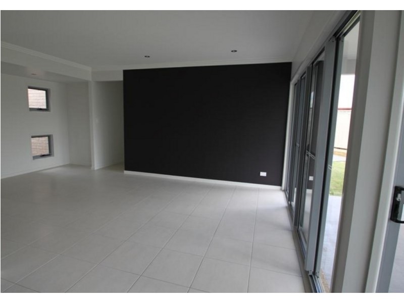 Villa 1 Mooney Crescent (The Vybe), Emerald QLD 4720