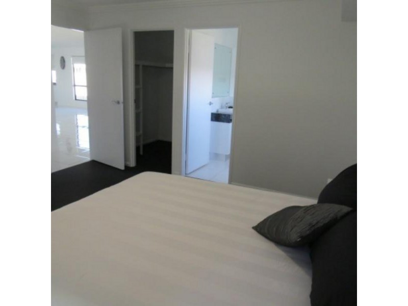 1 Sewell Street, Emerald QLD 4720