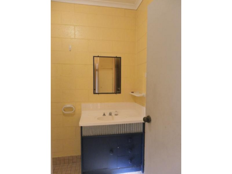 3/23 Martin Place, Emerald QLD 4720