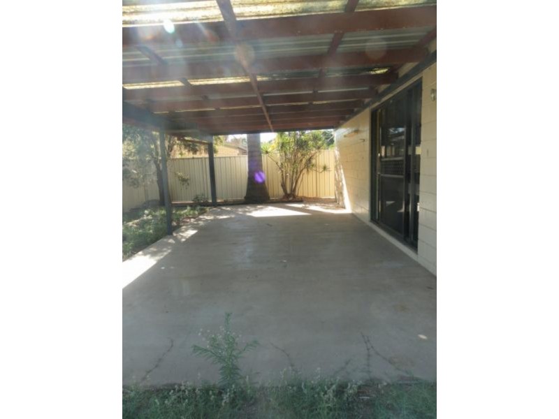 3/23 Martin Place, Emerald QLD 4720