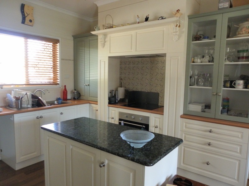 7 Andrea Place, Emerald QLD 4720