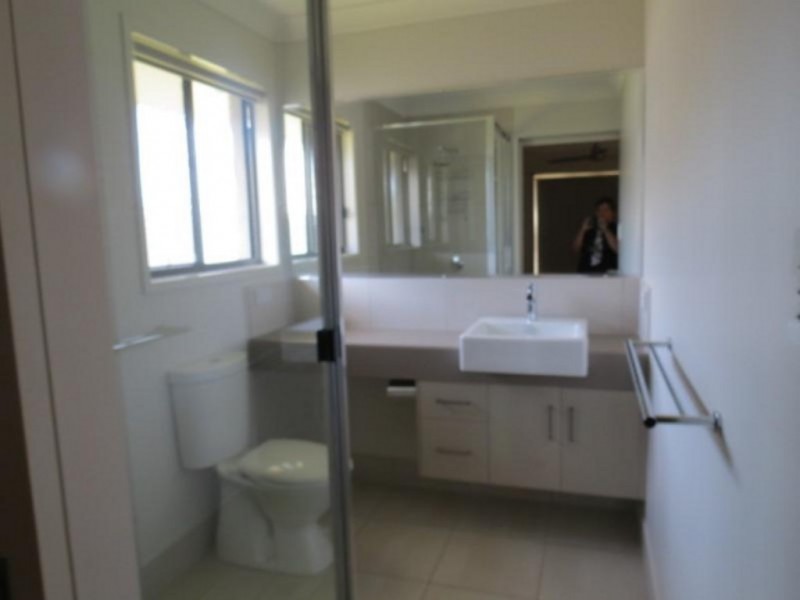 8 Newman Drive, Emerald QLD 4720