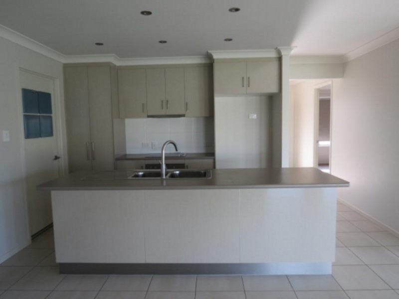 8 Newman Drive, Emerald QLD 4720