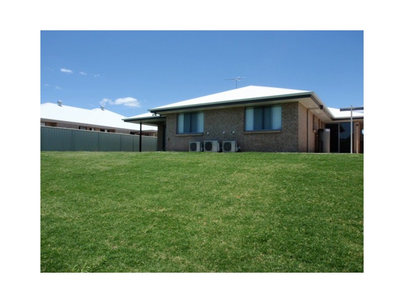 30 Kassidy Drive, Emerald QLD 4720