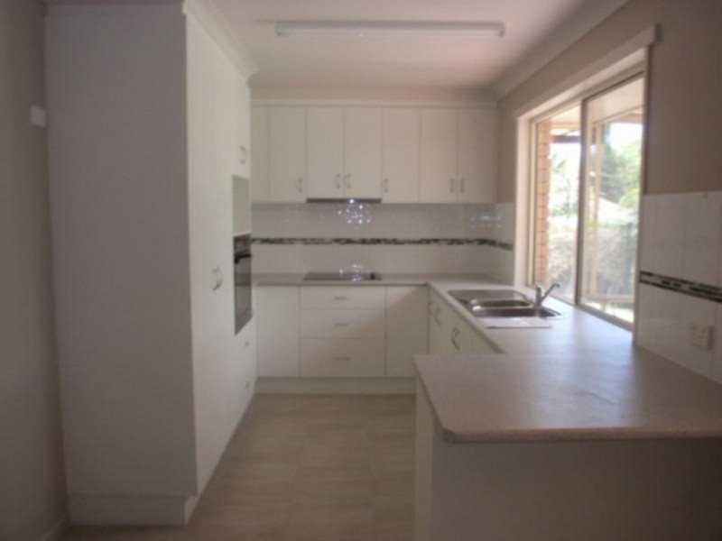 7 Louisa Court, Emerald QLD 4720