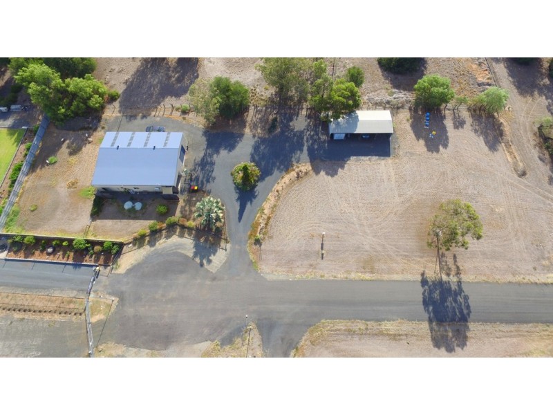 2 Geddes Lane, Emerald QLD 4720