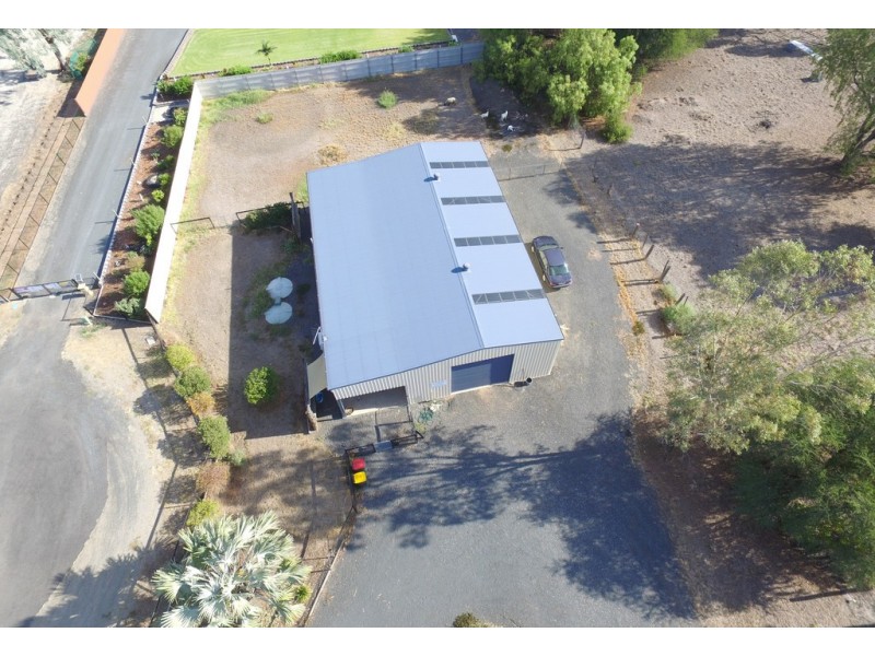 2 Geddes Lane, Emerald QLD 4720