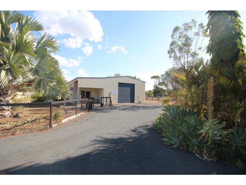 2 Geddes Lane, Emerald QLD 4720
