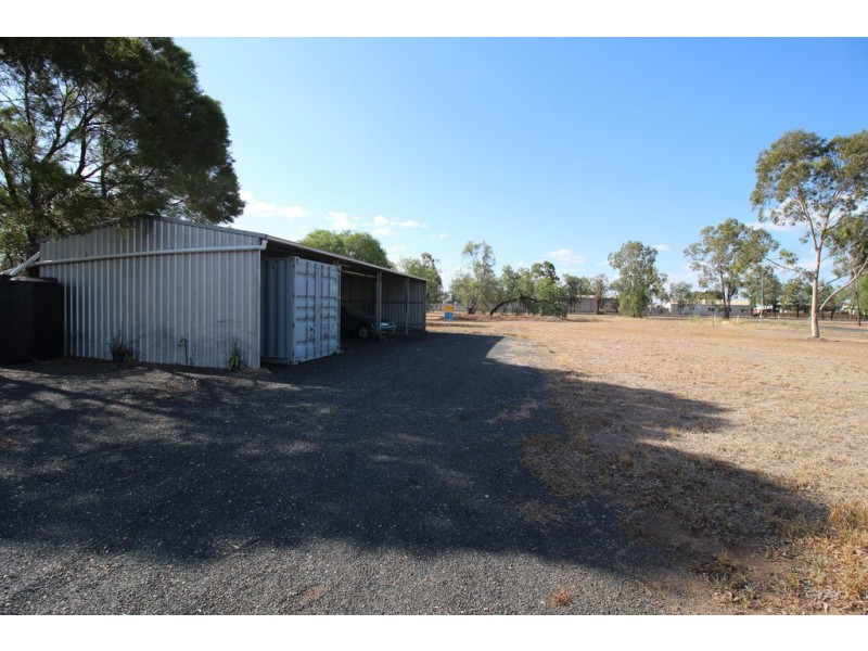 2 Geddes Lane, Emerald QLD 4720