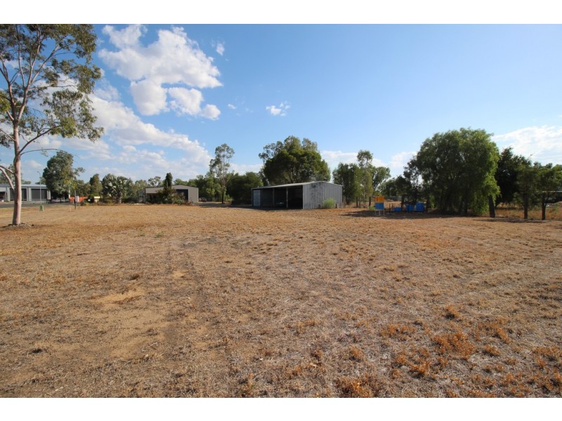 2 Geddes Lane, Emerald QLD 4720