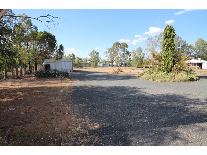 2 Geddes Lane, Emerald QLD 4720