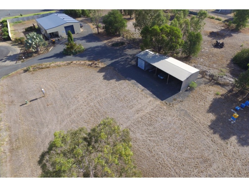 2 Geddes Lane, Emerald QLD 4720