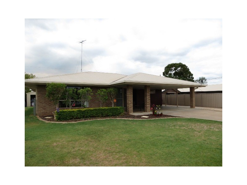 30 Crinum Crescent, Emerald QLD 4720