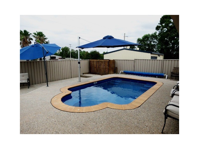 30 Crinum Crescent, Emerald QLD 4720