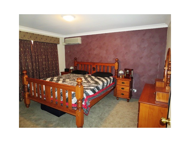 30 Crinum Crescent, Emerald QLD 4720