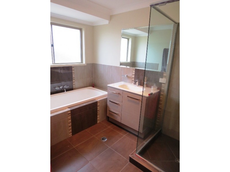 30 Crinum Crescent, Emerald QLD 4720