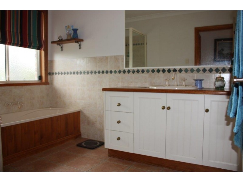 28 Russ Layton Drive, Emerald QLD 4720