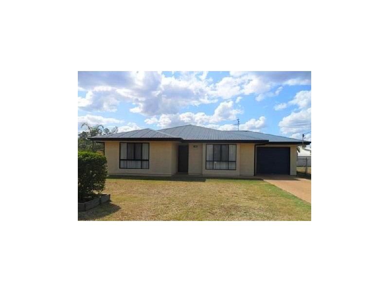 1 Kaitlyn Place, Emerald QLD 4720