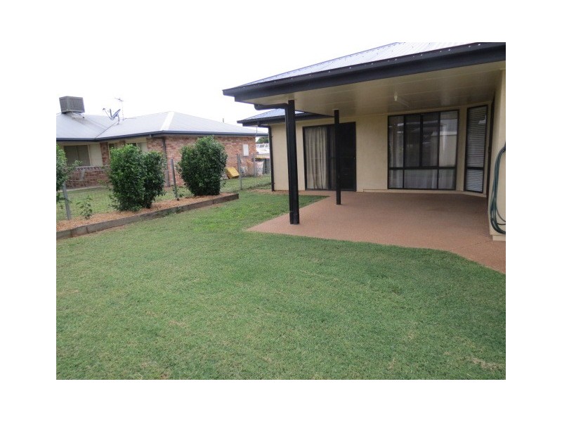 1 Kaitlyn Place, Emerald QLD 4720