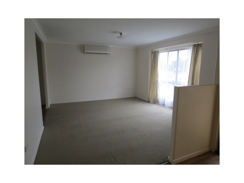 1 Kaitlyn Place, Emerald QLD 4720