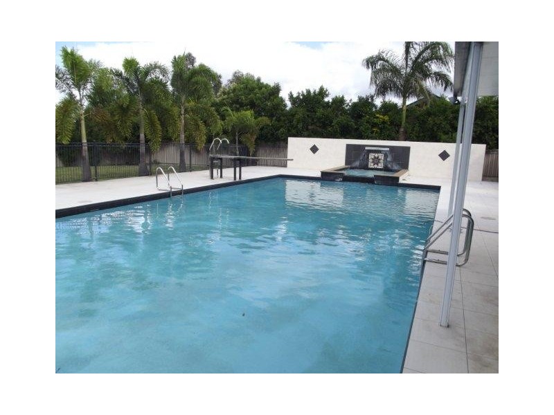 8 Campbell Ford Drive, Emerald QLD 4720