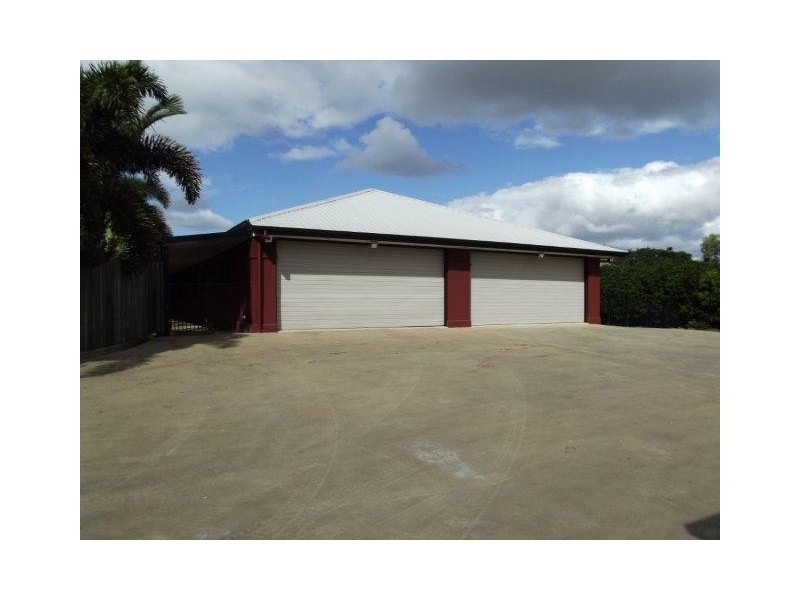 8 Campbell Ford Drive, Emerald QLD 4720