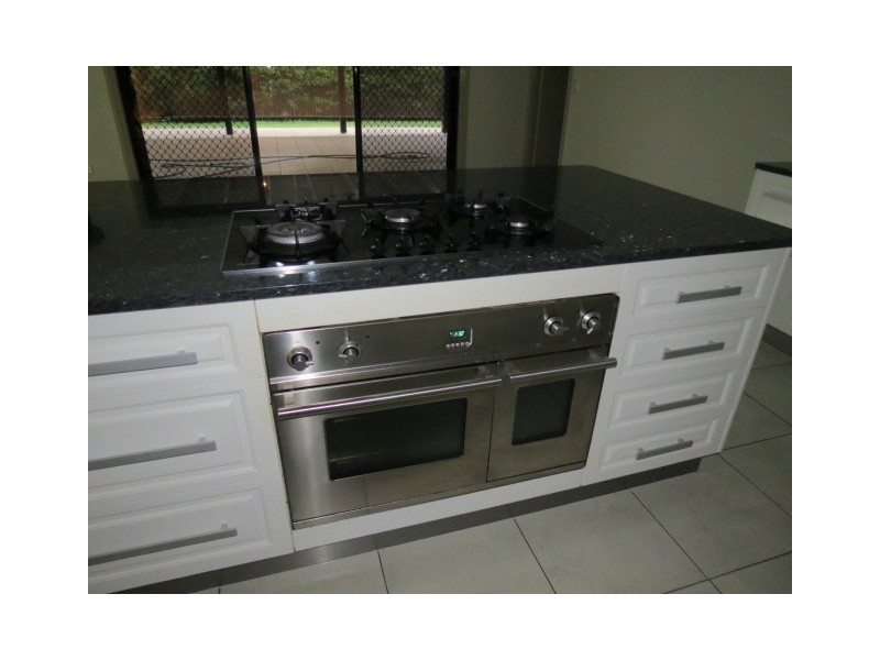 8 Campbell Ford Drive, Emerald QLD 4720