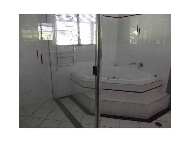 8 Campbell Ford Drive, Emerald QLD 4720