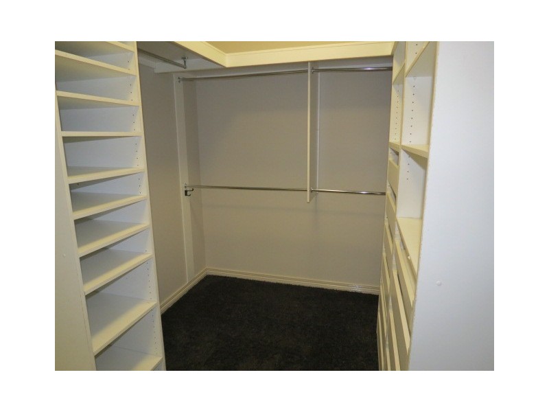 8 Campbell Ford Drive, Emerald QLD 4720