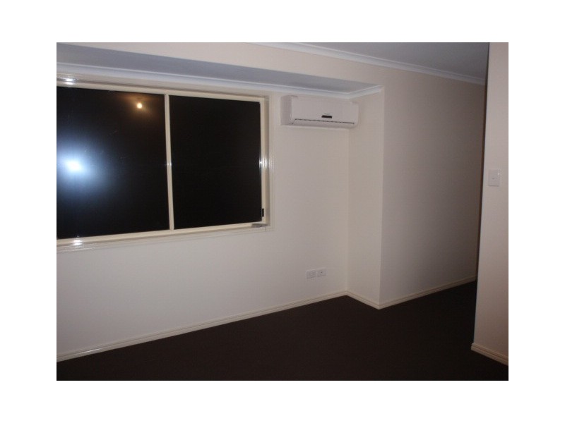 17 Dawn Crescent, Emerald QLD 4720