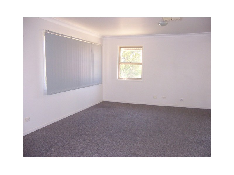 3 Chalmers Crescent, Emerald QLD 4720