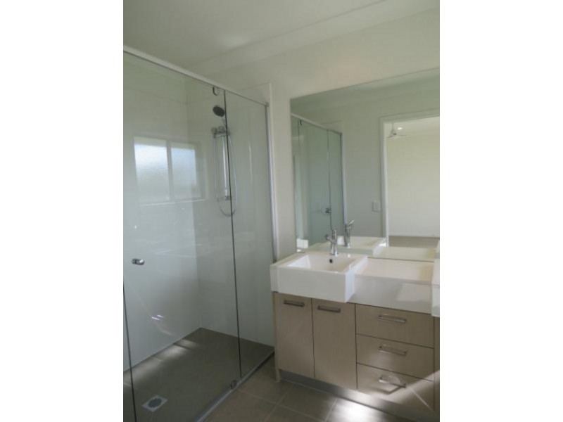 5 Canterbury Street, Emerald QLD 4720