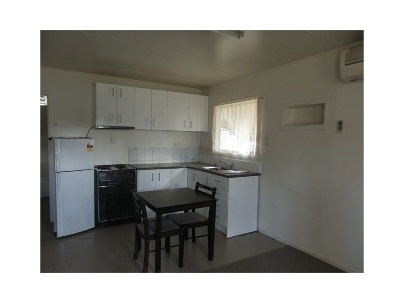 2/24 Old Airport Drive, Emerald QLD 4720