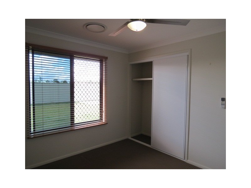 73 Loch Street, Emerald QLD 4720