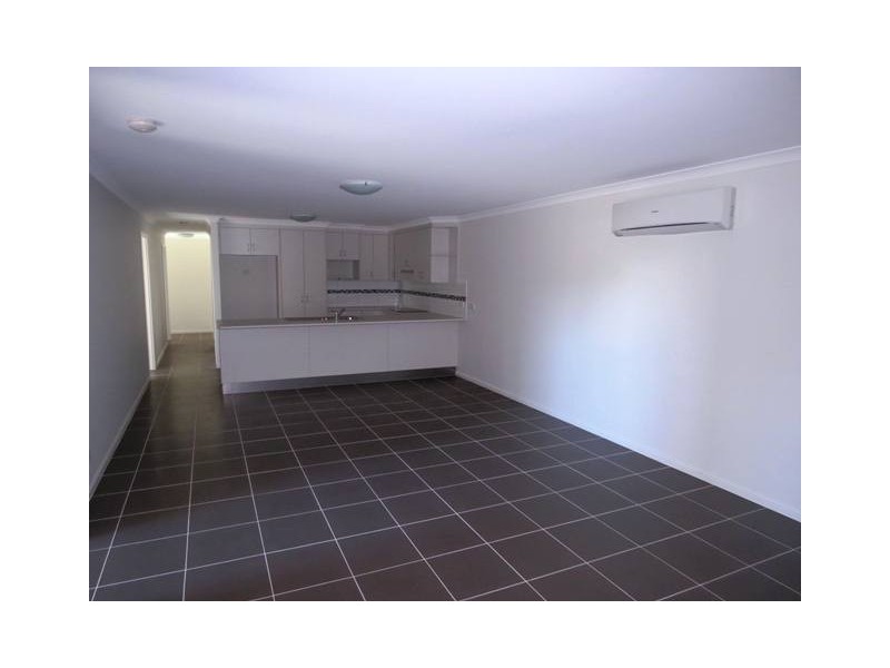 1/24 Bailey Street, Capella QLD 4723