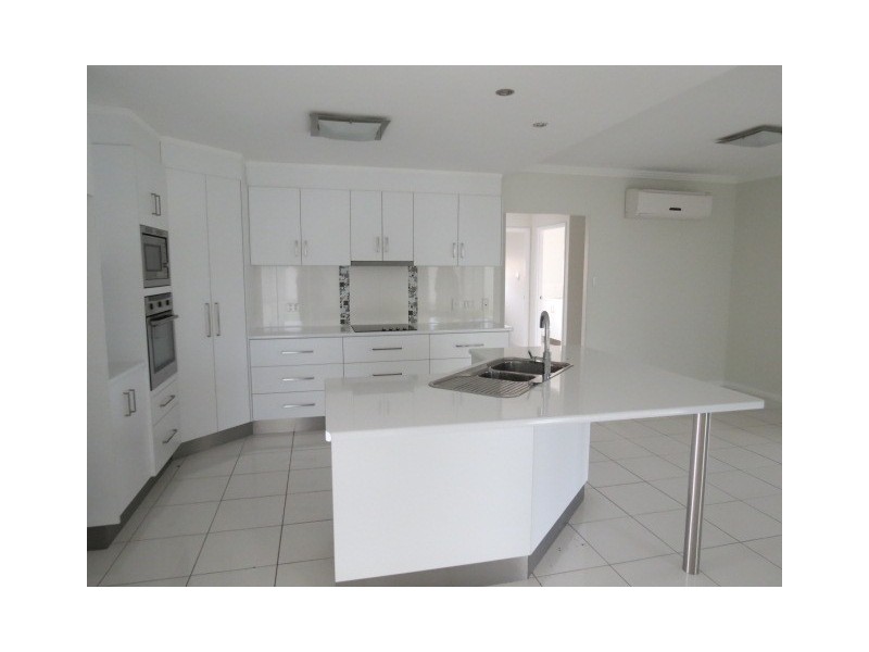 28 Wright Street, Emerald QLD 4720