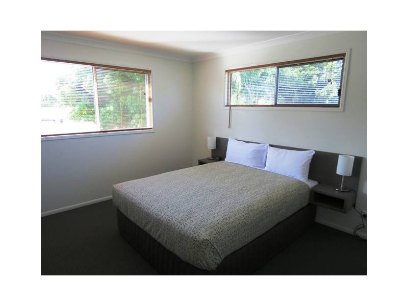 2/18 Theresa Street, Emerald QLD 4720