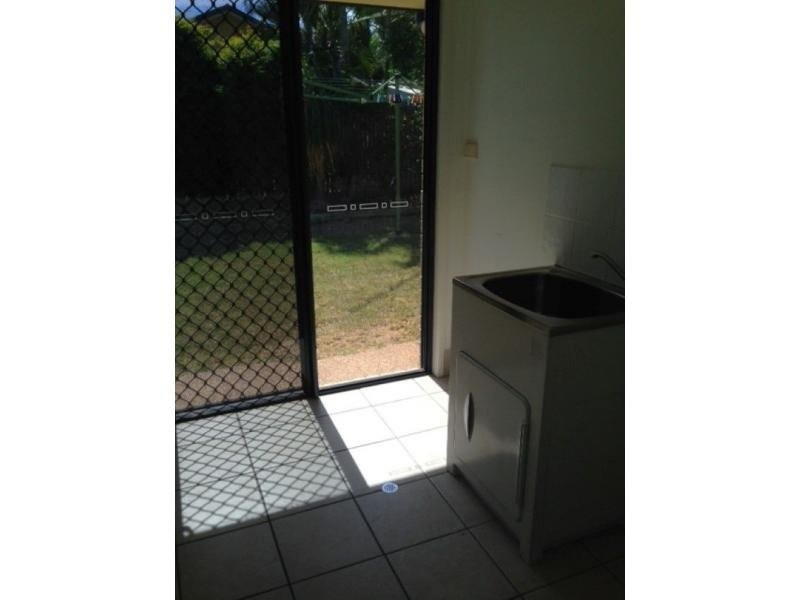 6 Coombs Court, Emerald QLD 4720