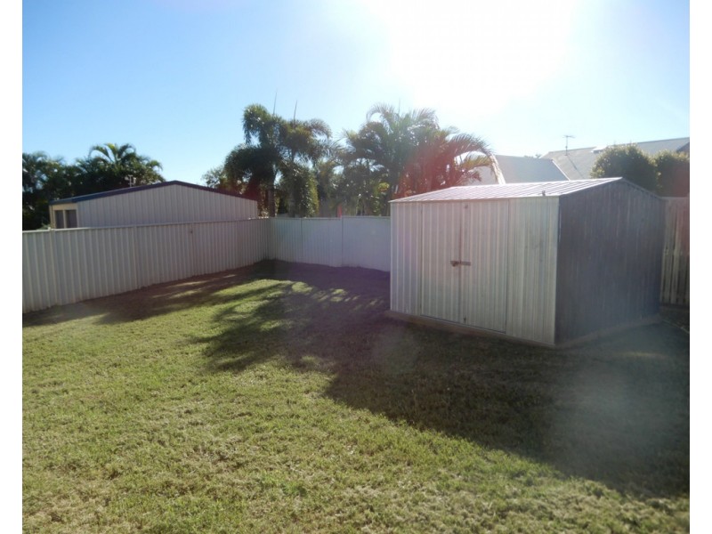 6 Coombs Court, Emerald QLD 4720