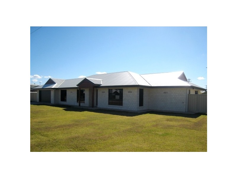 64 Gladstone Street, Emerald QLD 4720